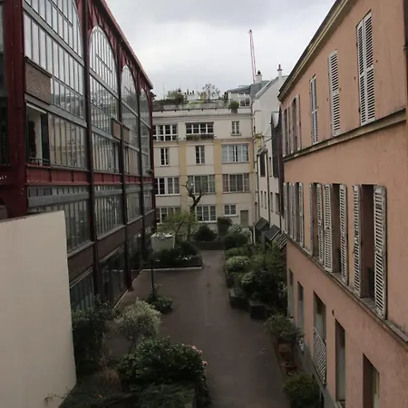 Spacious Cocoon Near Bastille Daire