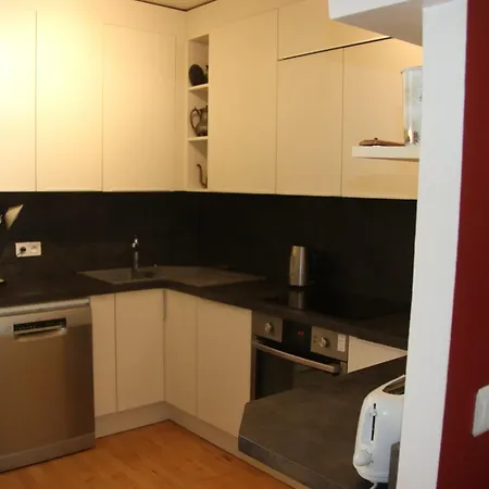 Spacious Cocoon Near Bastille Daire